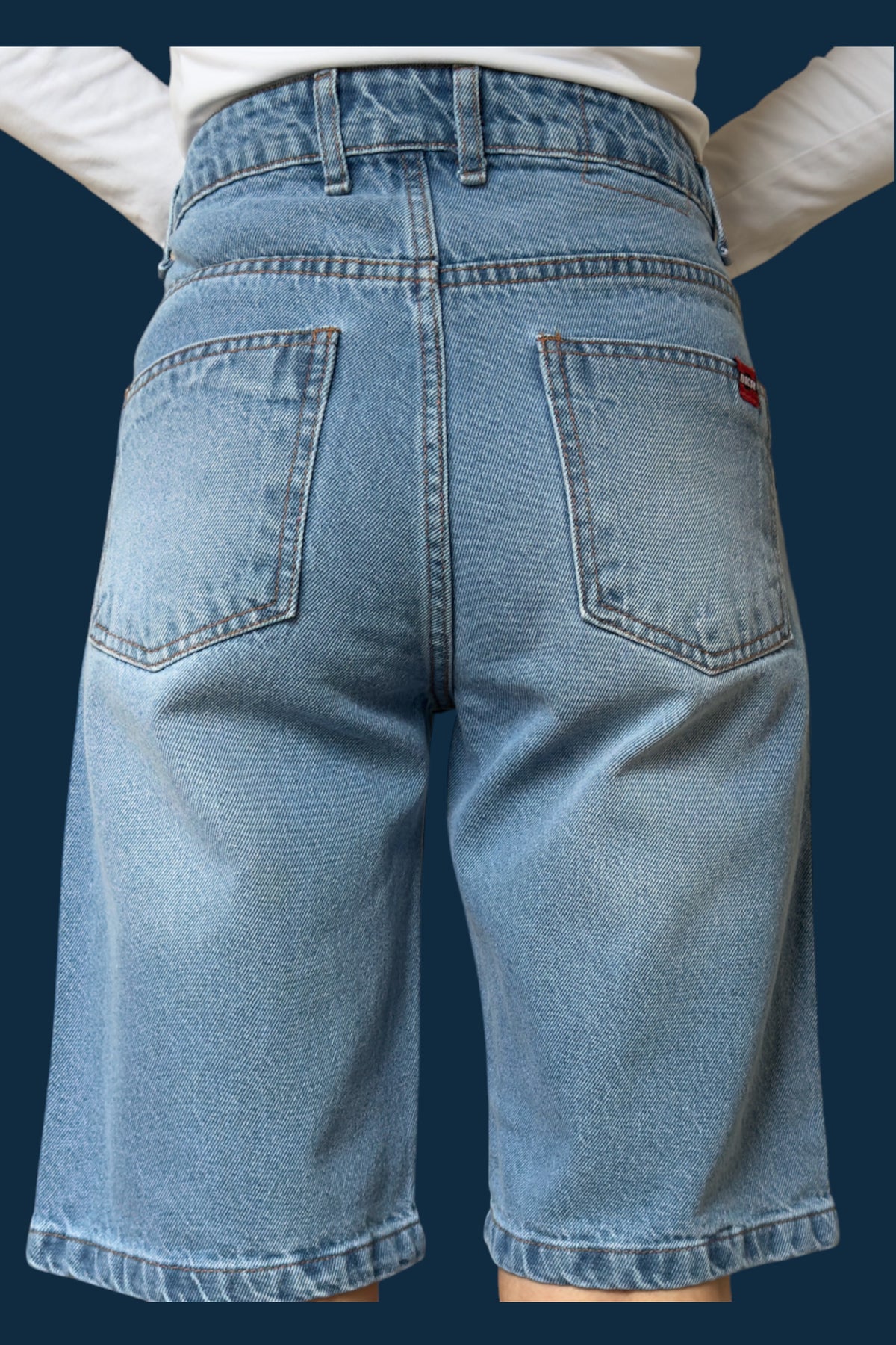 Short Bermuda
